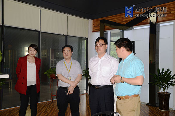 ��ɳ��ί�������������º���һ��ݰ�ٲ��������߷õ��� 