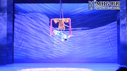 �����Ӽ��硶��֮�á��������ݲ�����������װ���������������Ӿ�ʢ��