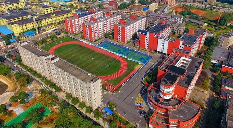 ������Ϣְҵ����ѧԺ�๦Ч�������ƹ⡢���켰LED��������ĿԲ���깤