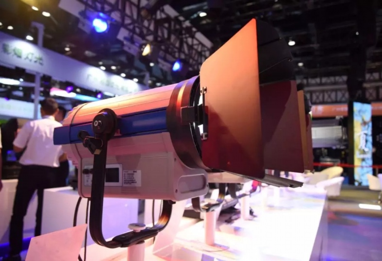 LED���־۹��