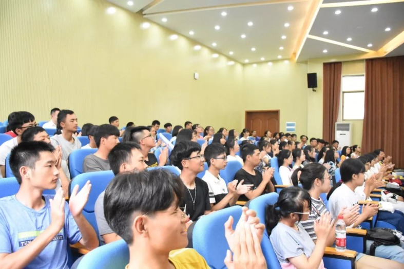 Я�ֺ��ϲ��񾭼�ѧԺ ��������У������������ͬ�� ��