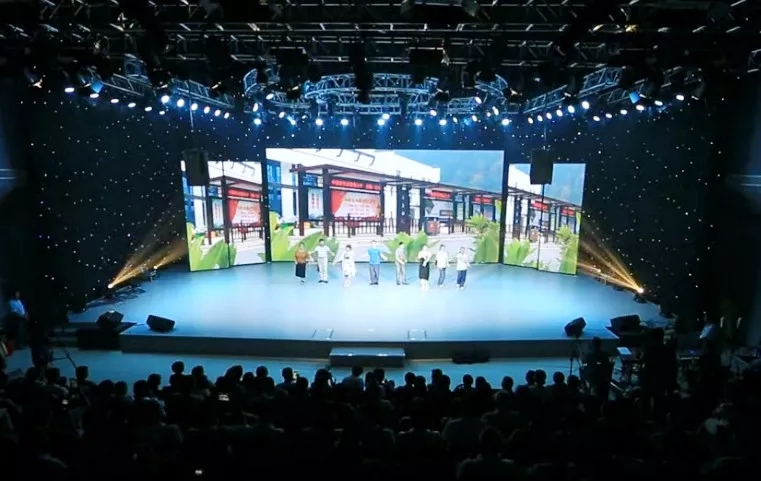 �����ݲ�����̨�ƹ⡢��̨��е����ѧ��׼��LED��ʾ�����ִﺣ���Ƚ�ˮƽ