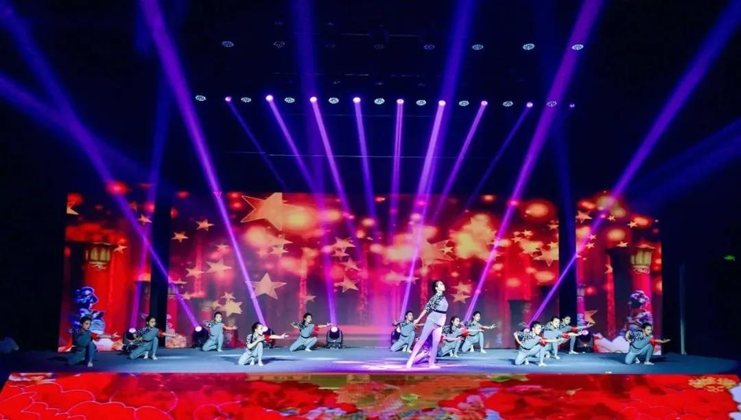 ��ʢ����ǿ�����ഺ�й�������������������Բ�����£�