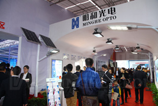 ���������Ĳ������ʹ��LED��ҵ����չλ