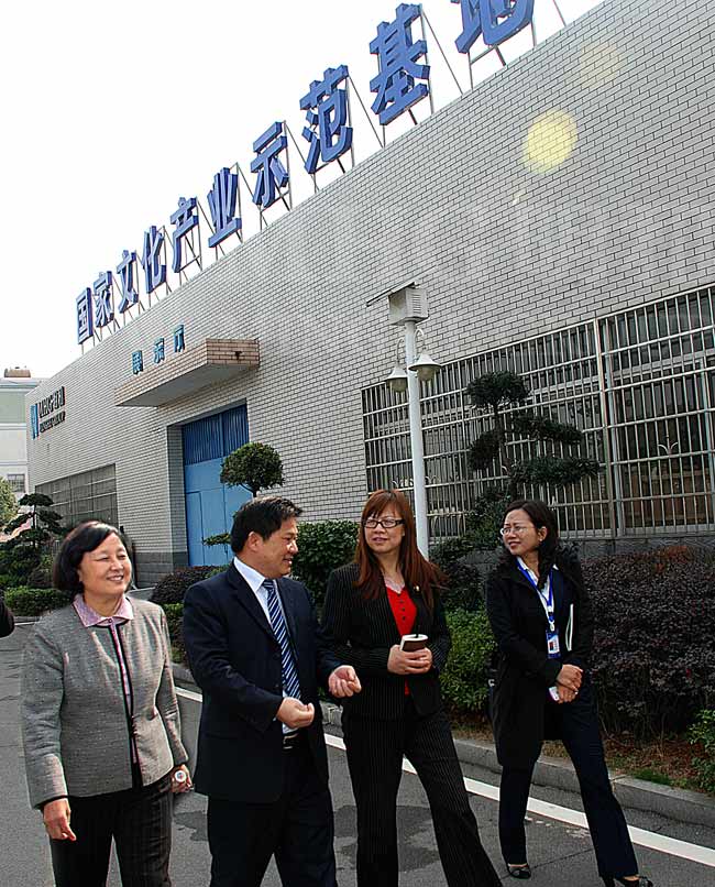 л��Ůʿ����ӢŮʿ���в������ʹ�ҵ԰