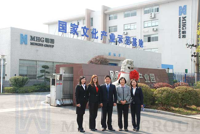 л��Ůʿ����ӢŮʿ�빫˾�߹����Ⱥ�Ӱ