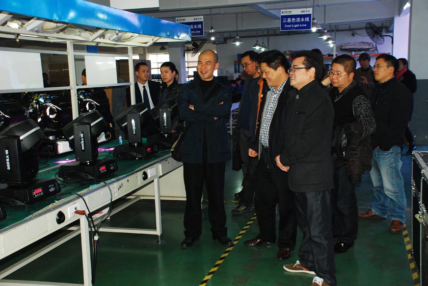 ���ֳ�һ��������˾װ�䳵�� 