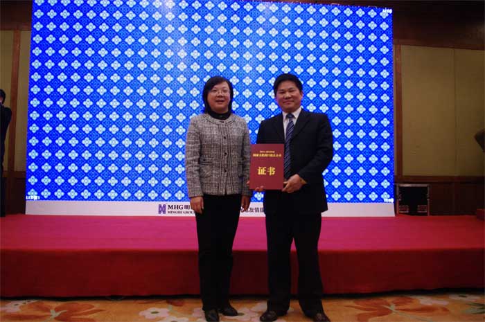 ʡ����������л�����벬�����ʶ��³��������ڲ�������LED��ǰ���Ⱥ�Ӱ