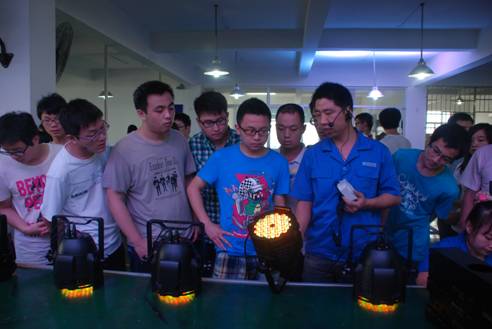 ʦ��һ�������ҹ�˾װ�䳵��