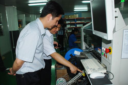 ����ʡ��С��ҵЧ�����ĸ�����֣��һ��ݰ�ٲ�������