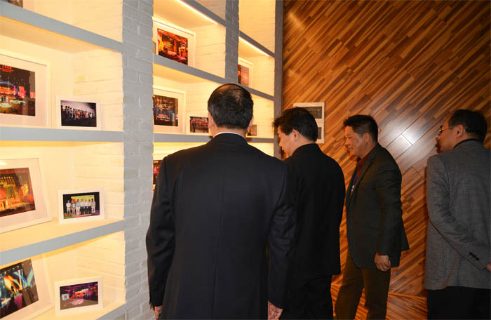 �����һ��ԢĿ�������ʴ�ý�İ���ͼƬ