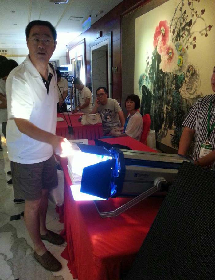 �������̨�ƹ�ƿƳ�������������ϸԢĿ�ҹ�˾LED���ֻ�Ӱ�Ӿ۹����Ʒ