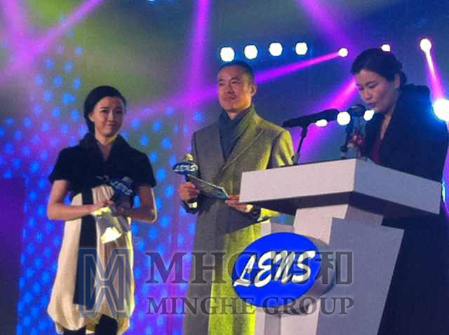 ��˼�Ƽ����Ŷ��³���Ⱥ��Ůʿ�´�