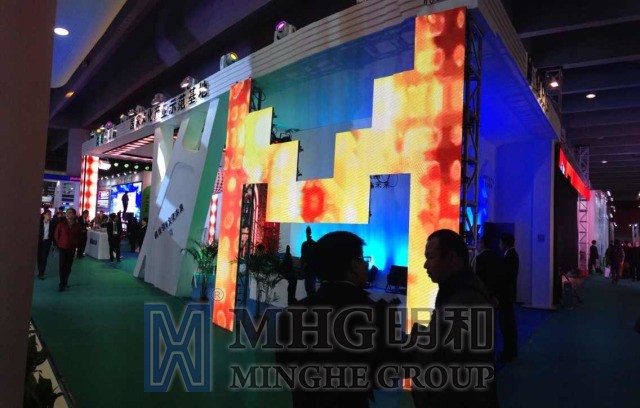 ����ѹ����LED��