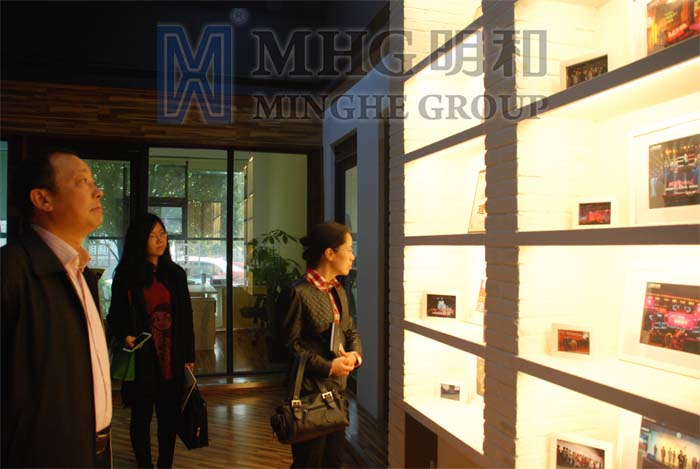 ��һ��ԢĿ��˾���ڴ���Ĵ��Ͱ��� ��һ���벬�����ʴ�ý�Ĵ���ְԱ���Ƚ���