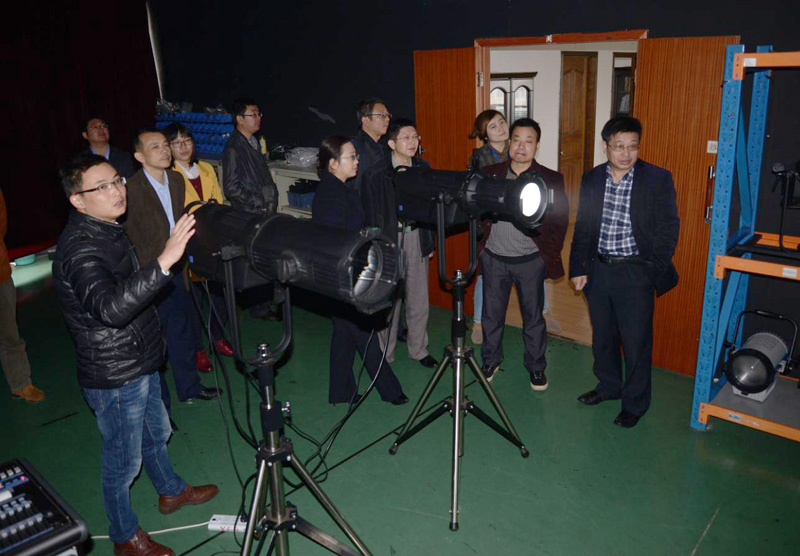 �ֳ������������ܻ�LED�����M-L300CX