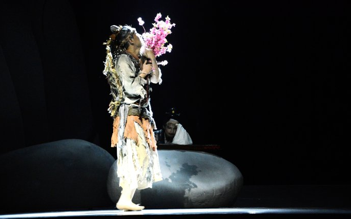 �������ĵ���̨��������������һ�Դ�ǡ�