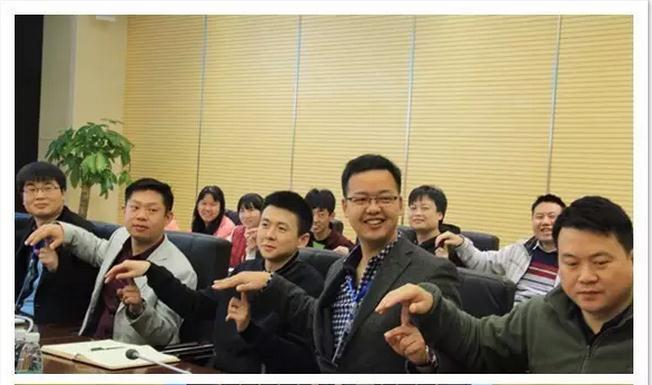 ��Ա����ְ��ѵ�ڶ�ý��ۻ��������Ļ