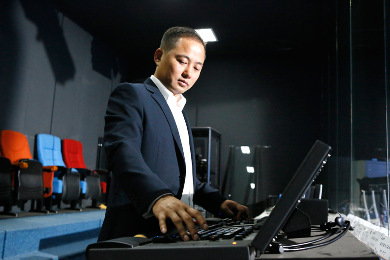 ���Ͷ�ģ���� ��̨�ƹ����ʦ����������